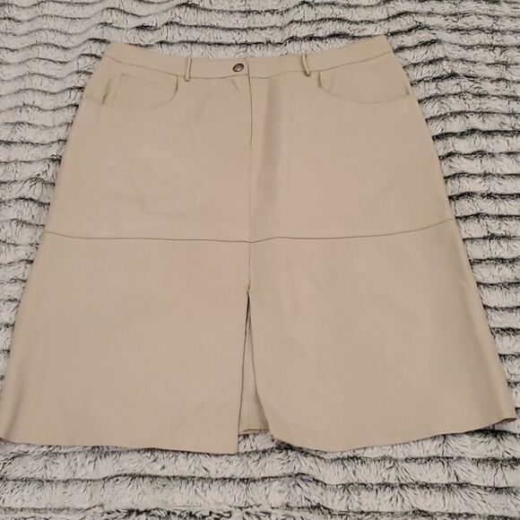 Buttery soft Bergdorf Goodman Elie Tahari skirt